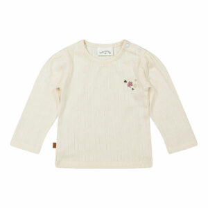 Dit leuke gebroken witte shirtje met lange mouwen komt uit de Sprink Lucky collectie van Frogs and Dogs. Het shirtje is heeft een gebreid gaatjes motief en aan de linkerzijde op borsthoogte zijn 2 bloemetje geborduurd met 3 hartjes. Op de linkerschouder zitten 2 drukkertjes.