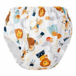 Hier het leuke trainingsbroekje Circus van HappyBear. Het trainingsbroekje Circus is bedrukt met onder andere een leeuw, zeehond, circustent en een konijn uit een hoed. Dit broekje is geschikt als je kindje bijna zindelijk is, maar af en toe toch nog een ongelukje heeft. Het broekje heeft 1 maat.