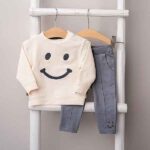 Frogs and Dogs baby & peuterbroekje grijs Smile Club Pleated Pants met zakjes en geborduurde smiley