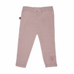 Frogs en Dogs heeft een leuke collectie van leggings gemaakt voor jouw kleine meid. Dit broekje is in de kleur roze en komt uit de Paloma collectie en is gemaakt van zachte materialen. Het roze broekje heeft aan de bovenkant een elastieken band met een sierstrikje in dezelfde kleur als het broekje. Op een van de pijpjes zit een logootje in de vorm van een vogeltje. De pijpjes zijn afgewerkt met een gezoomde rand.