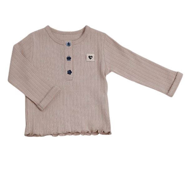 zandkleurig babyshirtje met lange mouwen en kanten details uit de Amour collectie van Frogs and Dogs