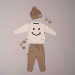 Frogs and Dogs kinder sweater off white met grote geborduurde smiley uit de Smile Club collectie