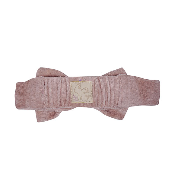 Dit leuke haarbandje in de kleur rose smoke komt uit de collectie Paloma van Frogs and Dogs. Dit haarbandje is van zacht katoen en maakt de outfit van jouw kleine meid helemaal af! Je kunt hem eindeloos combineren met bijvoorbeeld een leuk even jurkje of shirtje. Deze haarband is one size en heeft aan de achterzijde elastiek. De strik zit vast.
