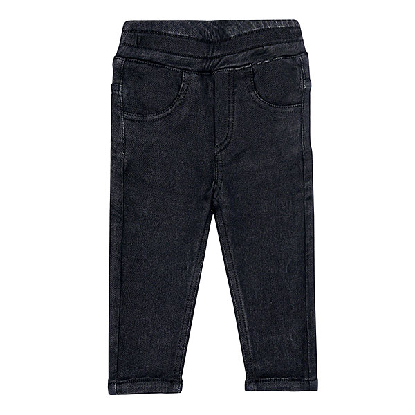 Deze stoere jeans in de kleur zwart komt uit de All Collections items. De jeans heeft aan de voorzijde 2 zakjes en op de kont. Het broekje heeft een elastische tailleband. Deze collectie is een collectie die niet seizoensgebonden is.