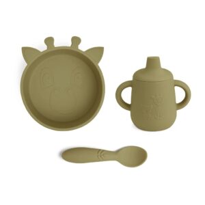 Hier vind je de Aiko Silicone Cup. Deze beker heeft een afneembare deksel met tuit. Weerzijde van de beker zitten handgrepen waardoor de beker makkelijk vast te houden is voor je kleintje.