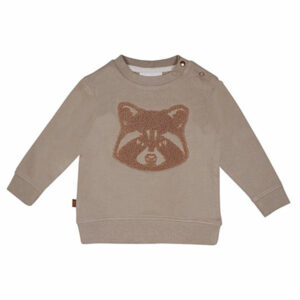 Deze stoere sweater in de kleur taupe komt uit de Racoon Club collectie van Frogs and Dogs. De sweater is gemaakt van zacht katoen. Op de voorzijde is het hoofdje van een wasbeer geborduurd met wollige garen waardoor het er echt op ligt. Aan de binnenzijde is vlies gebruik waardoor de huid van je kleintje beschermd wordt.