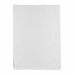 Dit schattige dekentje Rabbit Lilac Velvet komt uit de speciale collectie die Meyco gemaakt heeft in samenwerking met AnneMarie Keizer. Het dekentje bestaat uit 2 lagen en dit zorgt voor extra zachte comfort en warmte. Aan de voorzijde heeft het dekentje een gebreide kant met schattige konijntjes. De achterzijde is effen wit. Zeer geschikt om te gebruiken in het voorjaar of het najaar. 