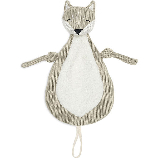 Dit leuke beige knuffeldoekje Fox komt uit de collectie van Jollein en kan de hele dag met jouw baby knuffelen. Het doekje is beige gebreid aan de voorzijde. Het buikje van het diertje is van extra zachte fleece en de achterkant is van fijne badstof gemaakt. Een erg hoog knuffelgehalte dus! Het doekjes bevestig je gemakkelijk aan het speentje door middel van het aangehechte lusje. Het doekje heeft het hoofdje van een vosje.