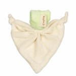 Little Zmooz Lime Green knuffeldoekje is een heerlijk knuffelvriendje dat speciaal is ontwikkeld voor kleintjes. Het doekje is gemaakt in de kleur crème en het mutje is in de kleur zachtgroen. Het mutjes heeft 2 puntjes die beide voorzien zijn van een knoopje. Ook de bovenkant van het doekje heeft aan weerszijde een knoopje.