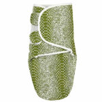 De slangenprint in de groen advocado groen en wit op deze Meyco Panter inbakerdoek oogt rustig en subtiel dankzij de zachte kleuren. Precies goed voor jouw kleintje! Met de doek kun je je kleintje veilig inbakeren. En niets is fijner dan dat voor jouw pasgeboren baby want op deze manier valt jouw kleintje lekker in slaap. De sluiting van deze inbakerdoek is gemaakt van klittenband.