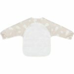 Hier vindt je de leuke slab met mouwen van Nijntje (Miffy) & Snuffy uit de collectie van Jollein. De slab heeft een beige achtergrond met daarop de afbeelding van Nijntje en vriendjes in de kleur crème. De slab is waterproof, heeft lange mouwen en een handige klittenbandsluiting in het nekje. Hierdoor is niet alleen geschikt om te gebruiken tijdens het eten maar tijdens het knutselen en verven.