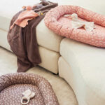 Dit schattige speendoekje Bunny Ears Nougat, in de vorm van een lief konijntje, is gemaakt van extra zacht wrinkled hydrofiel katoen. Het doekje is niet alleen een knuffelvriend voor je baby, maar ook een handig accessoire om de speen binnen handbereik te houden. Laat je kleintje knuffelen met dit zachte konijntje voor troost en gemak, altijd binnen handbereik.