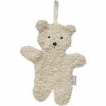 Het Teddy Bear Naturel speendoekje komt uit de collectie van Jollein en is gemaakt van stof met 'krulletjes'. Maak dit speendoekje vast aan de speen van je baby en de speen is vindbaar! Hiermee is zoeken naar een speen in de box, het bed of de kinderwagen verleden tijd. Geen nachtelijke escapades meer met lichten aan, jij en je baby klaarwakker en het zoeken naar dat kleine speentje.