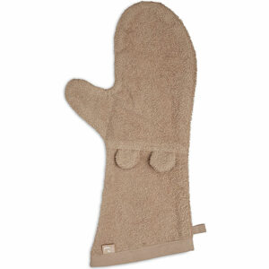 Deze zacht washand Ears is gemaakt van badstof in de kleur Biscuit komt uit de Basics collectie van Jollein. Deze badstoffen washand is zeer handig voor dagelijks gebruik. Heerlijk zacht en lief voor het kwetsbare huidje van jouw baby, lekker lang zodat hij goed om je hand blijft zitten en verkrijgbaar in 6 vrolijke kleurtjes. Daarnaast heeft de washand schattige oortjes aan de bovenkant en een handig lusje om de washand op te hangen.