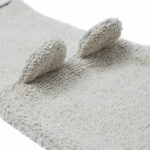 Deze zacht washand Ears is gemaakt van badstof in de kleur Nougat komt uit de Basics collectie van Jollein. Deze badstoffen washand is zeer handig voor dagelijks gebruik. Heerlijk zacht en lief voor het kwetsbare huidje van jouw baby, lekker lang zodat hij goed om je hand blijft zitten en verkrijgbaar in 6 vrolijke kleurtjes. Daarnaast heeft de washand schattige oortjes aan de bovenkant en een handig lusje om de washand op te hangen.