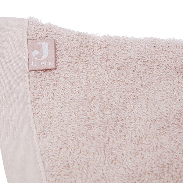 Deze zacht roze washand Ears is gemaakt van badstof in de kleur Pale Pink. Deze badstoffen washand is zeer handig voor dagelijks gebruik. Heerlijk zacht en lief voor het kwetsbare huidje van jouw baby, lekker lang zodat hij goed om je hand blijft zitten en verkrijgbaar in 6 vrolijke kleurtjes. Daarnaast heeft de washand schattige oortjes aan de bovenkant en een handig lusje om de washand op te hangen.