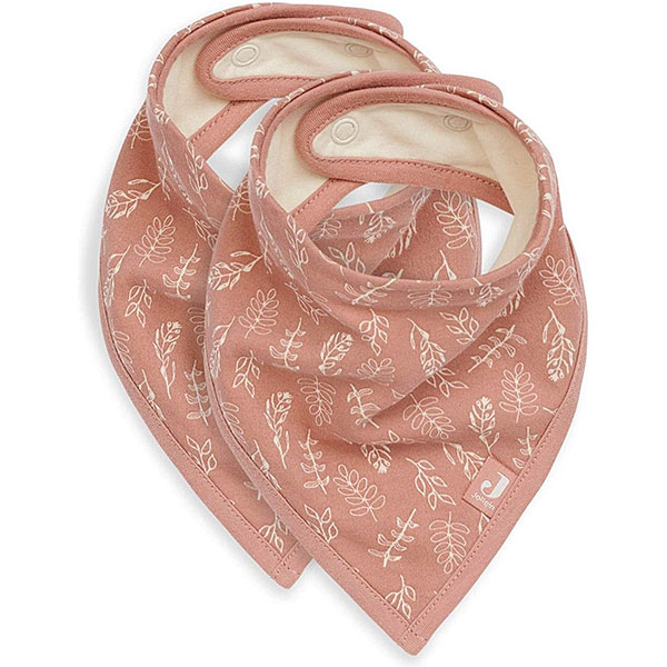 Handige en leuke bandana slabben van Jollein gemaakt van zachte hydrofiel stof. Deze bandana slabben hebben een roze ondergrond en een leuke crèmekleurige bloemenprint. De slabben zijn voorzien van 2 drukknoopjes zodat ze verstelbaar zijn in maat. Een bandana slab beschermt de kleertjes van je kindje tegen kwijlen gedurende de dag.