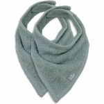 Deze handige badstof bandana Sea Green komt uit de Basic collectie van Jollein. Helpt tegen natte vlekken in kleding door kwijlen of tegen vlekken in het outfitje van jouw kleintje. De bandana is gemaakt van comfortabel zachte badstof en door de drukknoopjes aan de achterzijde kun je gemakkelijk het formaat aanpassen. Een bandana slab beschermt de kleertjes van je kindje tegen kwijlen gedurende de dag.