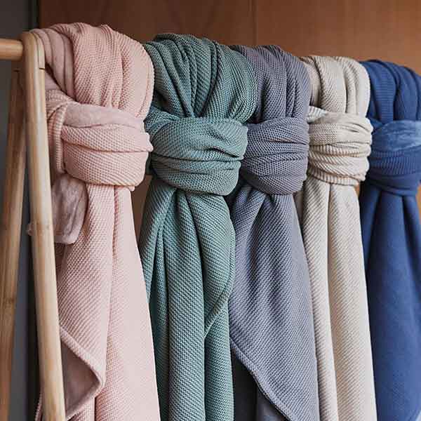 Jollein pale pink gebreid ledikantdekentje met fleece voering