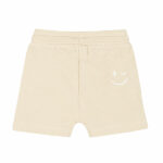 Dit stoere beige korte broekje met een geborduurde knipogende smiley op de kont komt uit de Happy with You collectie van Frogs and Dogs. Gemaakt van zacht en luchtig materiaal voor extra comfort. Perfect voor zomerse dagen en dagelijks gebruik. Het broekje heeft 2 steekzakjes. Dankzij de elastische tailleband met koord zit het broekje comfortabel en blijft hij goed op zijn plek.
