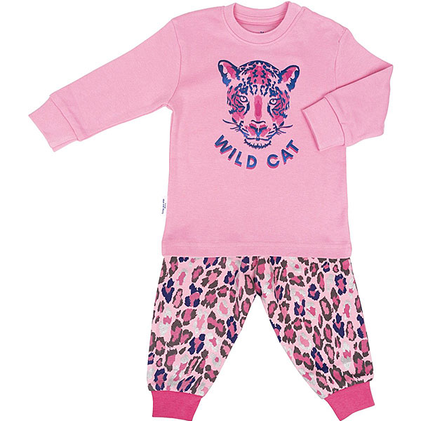 Deze leuke roze pyjama Leopard komt uit de collectie van Frogs and Dogs. Deze serie heeft een verbeterde stofkwaliteit waardoor die mooier blijft na het wassen. Deze pyjama bestaat uit een shirt met lange mouwen en een broek met lange pijpen. Op het shirtje staat in het groot de afbeelding ven een luipaardenhoofd met de tekst Wild Cat eronder. Het broekje heeft een overall luipaardenprint.