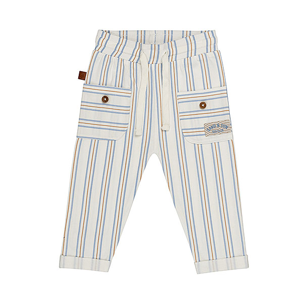Stoere gebroken witte broek met geprinte strepen uit de Sun and Sand-collectie van Frogs and Dogs. Gemaakt van zacht en luchtig materiaal voor extra comfort. Perfect voor zomerse dagen en dagelijks gebruik.