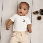 Frogs-and-Dogs-t-shirt-korte-mouw-gebroken-wit-geprinte-smile