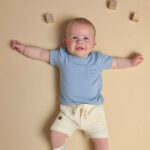 Frogs-and-Dogs-t-shirt-korte-mouw-lichtblauw-borstzakje-smile