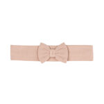 Dit schattige baby haarbandje in de zachte kleur Rose Smoke is een stijlvol accessoire uit de Summer Flowers collectie van Frogs and Dogs. Het baby haarbandje is gemaakt van heerlijk zacht katoen en heeft een effen kleur, wat het geheel een frisse, zomerse uitstraling geeft. Perfect om de outfit van jouw kleine meisje compleet te maken!