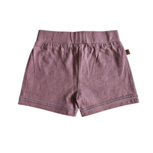 Dit schattige korte broekje, ook wel short, in de kleur Burlwoord komt uit de Summer Flowers-collectie van Frogs and Dogs. Het korte broekje heeft een zachte, effen tint en is gemaakt van comfortabel materiaal, perfect voor warme zomerdagen. De elastische tailleband biedt een fijne pasvorm en is afgewerkt met een roze strikje. Boven de zoom van het pijpje zit een leuk kanten randje verwerkt. Een perfecte mix van stijl en comfort voor een zomerse look!