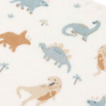 Deze heerlijke multidoeken Roarsome komen uit de collectie van Jollein. De doeken hebben een ecru kleur met een vrolijke print van verschillende dino’s in diverse kleuren. Met een afmeting van 70 x 70 cm zijn deze hydrofiele doeken multifunctioneel en onmisbaar in de babyuitzet.