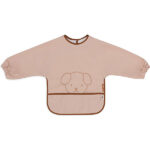 Deze roze slab met mouwen Peekaboo uit de collectie van Jollein is fantastisch! Het is een soort schortje dat de kleertjes van jouw baby of dreumes extra goed beschermt dankzij de mouwtjes. En waarom zit er aan de onderkant een dubbele laag stof? Daar is over nagedacht! Tijdens het zelfstandig eten kan er gemakkelijk voedsel langs het kinnetje op de slab druipen.