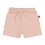 Deze schattige roze korte broek uit de Love Garden-collectie van Frogs and Dogs is een must-have voor elke garderobe. Gemaakt van zachte ribstof en uitgevoerd in een effen kleur, biedt dit broekje zowel stijl als comfort. De elastische tailleband zorgt voor een perfecte pasvorm, terwijl de twee sierknoopjes in hartvorm aan de voorkant een speelse touch toevoegen. De broekspijpjes zijn netjes omgezoomd voor een mooie afwerking.