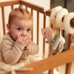 Jollein activiteitenspiraal Lovely Birds in ivory met figuren, belletje en spiegeltje