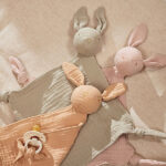 Jollein speendoekje Bunny Ears Moonstone in de vorm van een konijntje van hydrofiel katoen