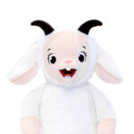 Cubbies knuffel Lenin de geit met witte vacht, zwarte hoorns en verborgen rits