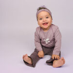 Frogs and Dogs babyshirt Nirvana lichtpaars met vogelprint en tekst Follow Your Heart