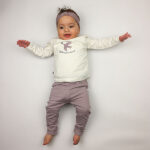 Frogs and Dogs babyshirt Jet Stream wit met vogelprint en tekst Follow Your Heart