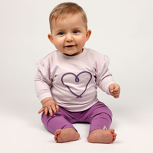 Frogs and Dogs baby & peutersweater lila met hartje en drukknoopjes t/m maat 86 op de schouder