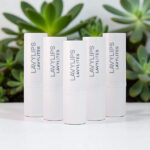 Lavylites LavyLips Lipbalsem SPF 30 in witte huls voor verzorging en bescherming van de lippen