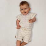 Frogs and Dogs baby & peuter zomerpakje crème met lila strepen, polokraag en elastische taille met striklint