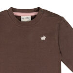 Frogs and Dogs baby & peutersweater Seal Brown met geborduurd kroontje en drukknoopjes op de schouder t/m maat 86