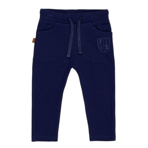 Frogs and Dogs Play All Day broek Patriot Blue donkerblauw met F&D-embleem voor baby & peuters