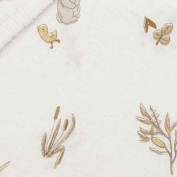 Jollein hoeslaken wieg Riverside collectie met eendjes, konijntjes en waterplantjes in zachte kleuren, gemaakt van ademende jersey stof.