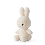Offwhite Miffy Terry knuffel van Bon Ton Toys, 23 cm hoog, gemaakt van zachte badstof en geschikt vanaf de geboorte.