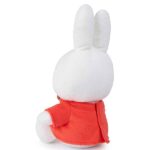 Witte Nijntje knuffel met rood jurkje die haar bruine hondje Snuffie vasthoudt, van Bon Ton Toys.