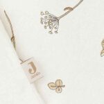 Jollein dekbedovertrek Riverside collectie met eendjes, konijntjes en waterplanten in neutrale tinten, inclusief kussensloop 60x40 cm.