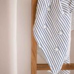 Jollein x Nijntje hydrofiele doeken 70x70 cm in Navy Blue met witte streepjes en Nijntje gezichtjes, set van drie zachte katoenen doeken.