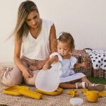 Oker gele siliconen lepel en vork voor baby en peuter