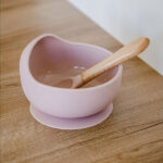 Siliconen babykom met zuignap en roze van Interbaby